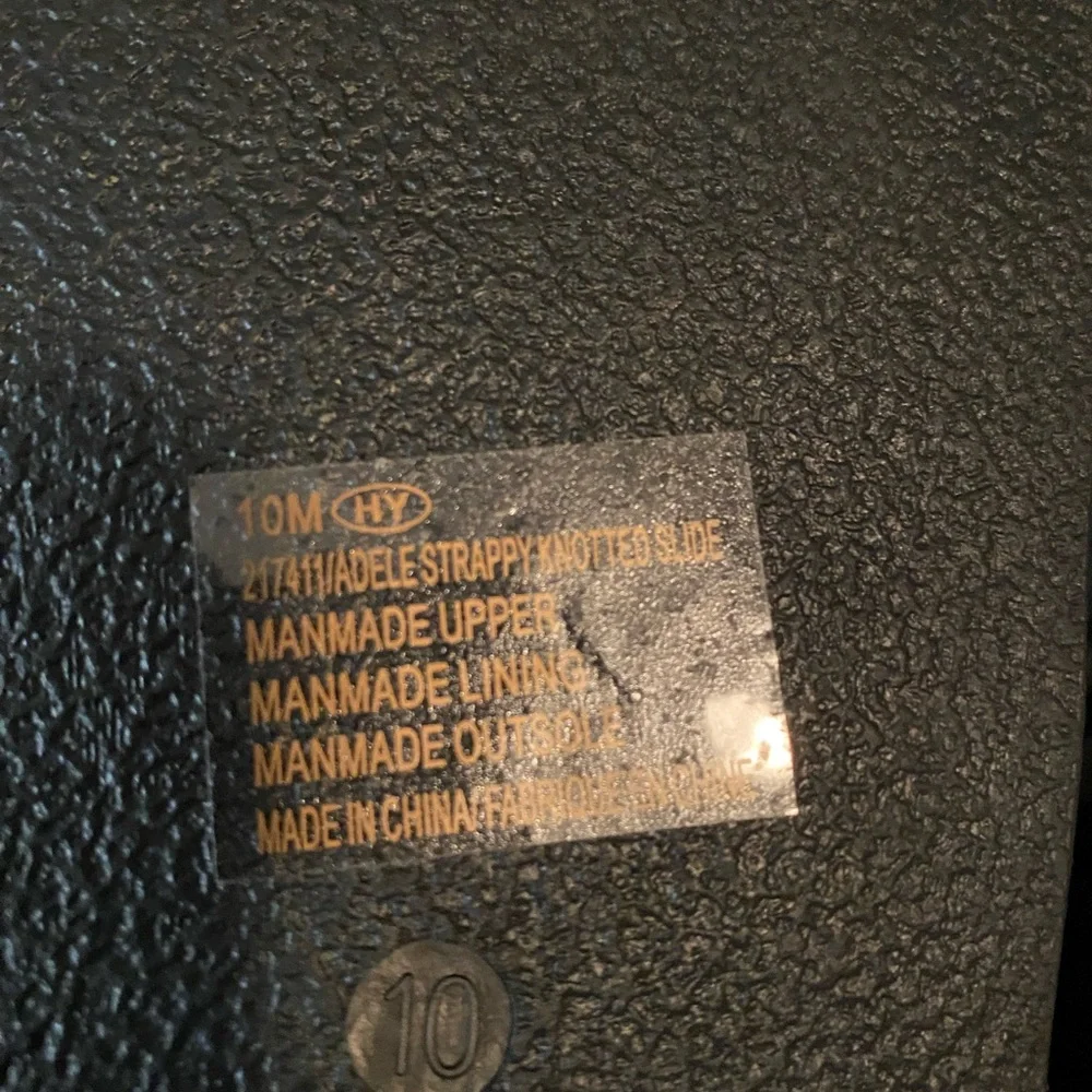 Maurices Black Crisscross Sandals Minimalist Summer Footwear NWOT Size 10M - Picture 6 of 8